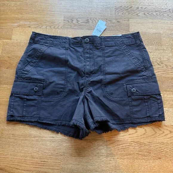American Eagle 90s Boyfriend Cargo Shorts Black Size 14 NWT - Picture 2 of 10